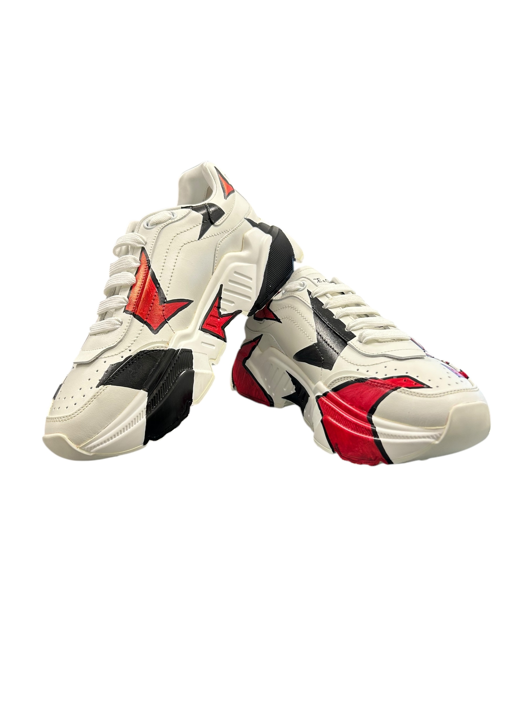LOW-TOP SNEAKERS